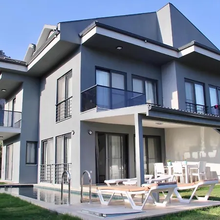 Luxury New Villas In Gocek, Private Pool And Garden 别墅 戈西克
